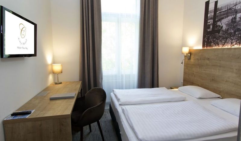 City Hotel Ring - Image 2