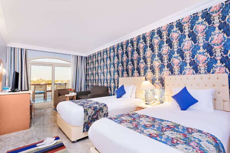Royal Lagoons Aqua Park Resort & Spa - Image 3