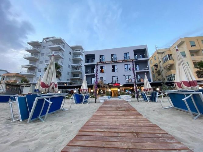 Hotel Alion ligger på stranden i Durres, Albania.