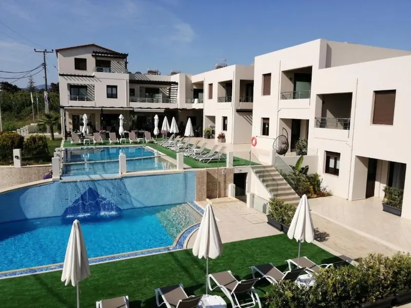 Carisa Suites and Apartments
