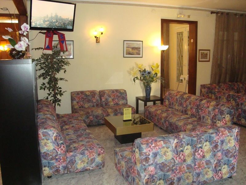 Bonavista Hostal - Image 5