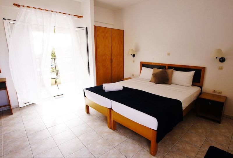 Toni's Guesthouse - Image 2