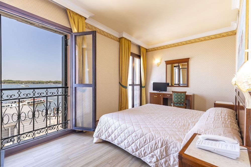 Hotel Panorama - Image 2