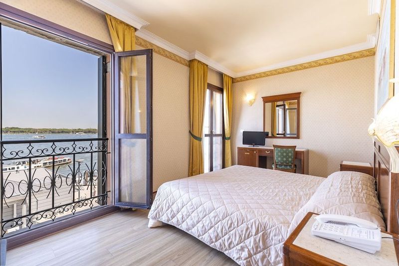 Hotel Panorama - Image 2