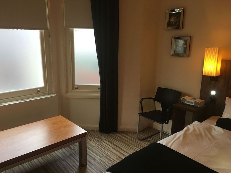 Simply Rooms & Suites - Image 9