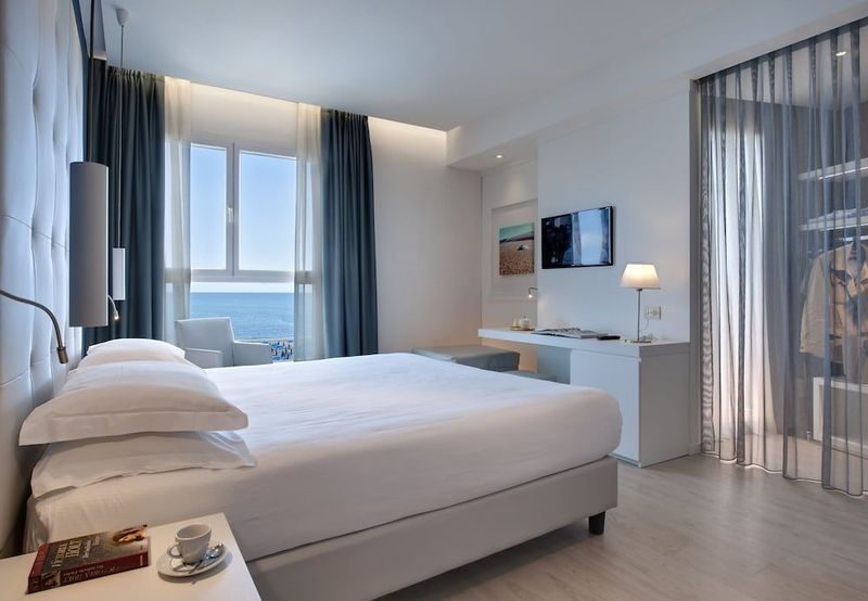 Hotel Orient & Pacific - Image 9