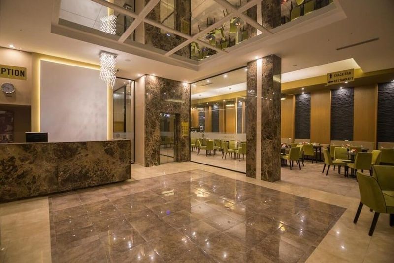 Sun Hotel - Image 10