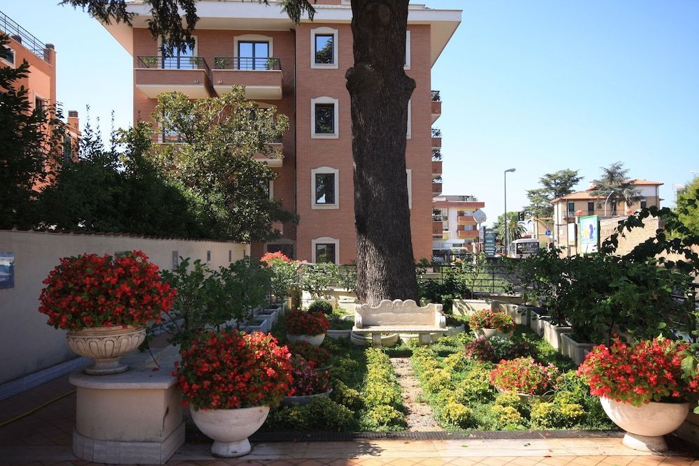 Smooth Hotel Rome West - Image 8