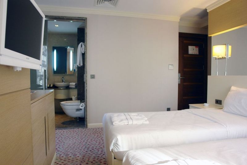 Le Mirage Hotel - Image 9