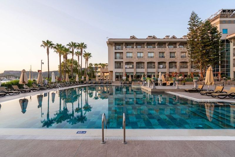 Fame Residence Kemer & Spa - Image 1
