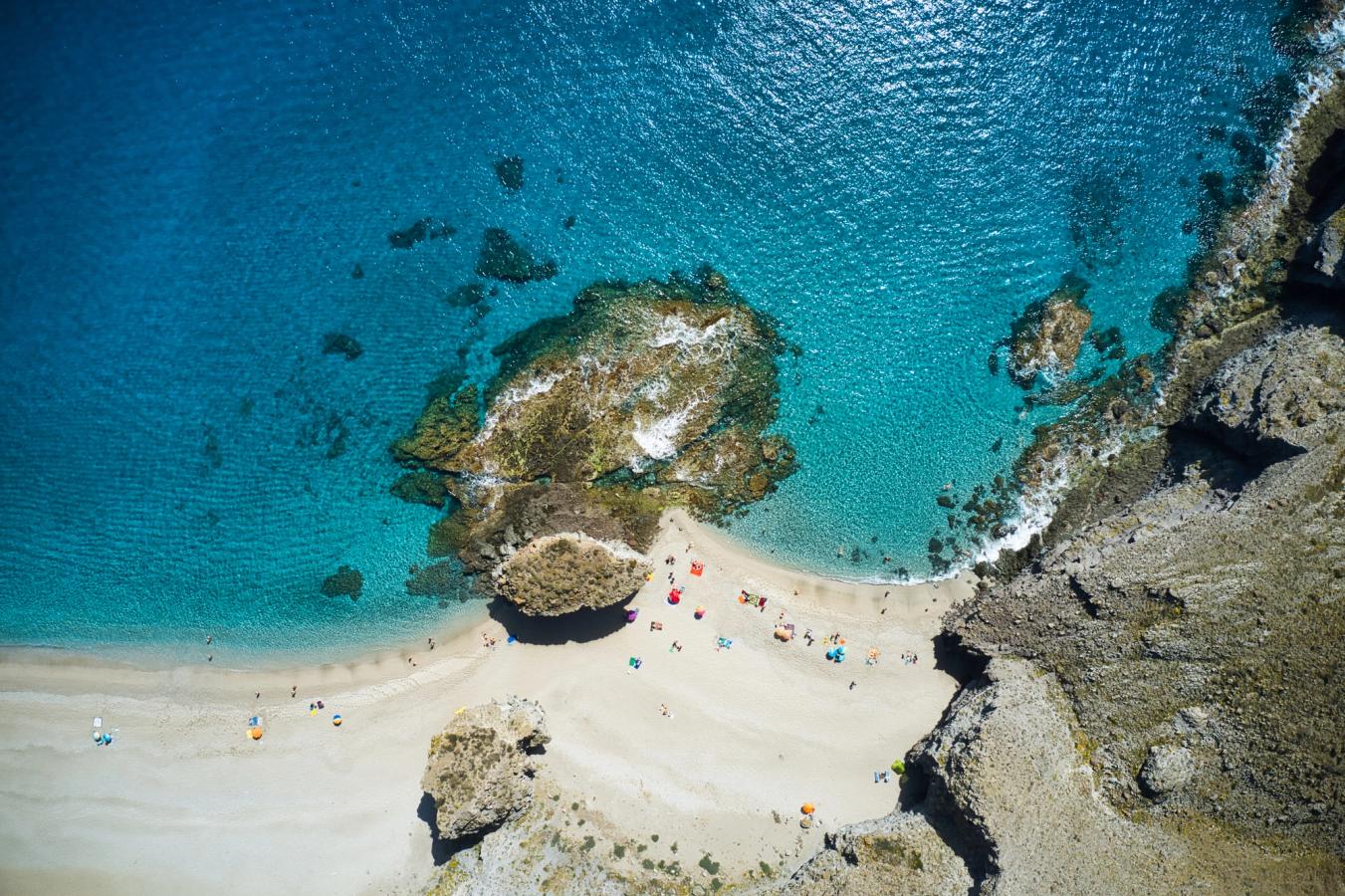 Playa de los Muertos i Cabo de Gata naturpark ved Almería i Andalusien, Spanien