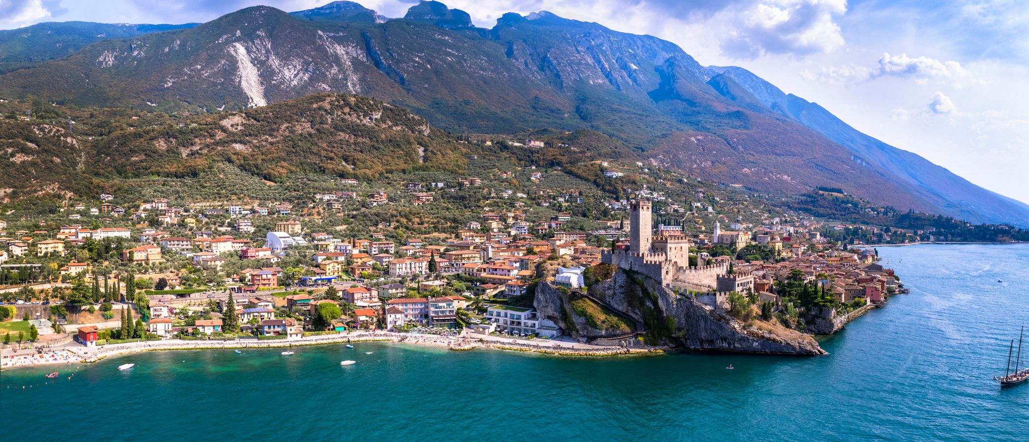 Malcesine vid Gardasjön i Italien