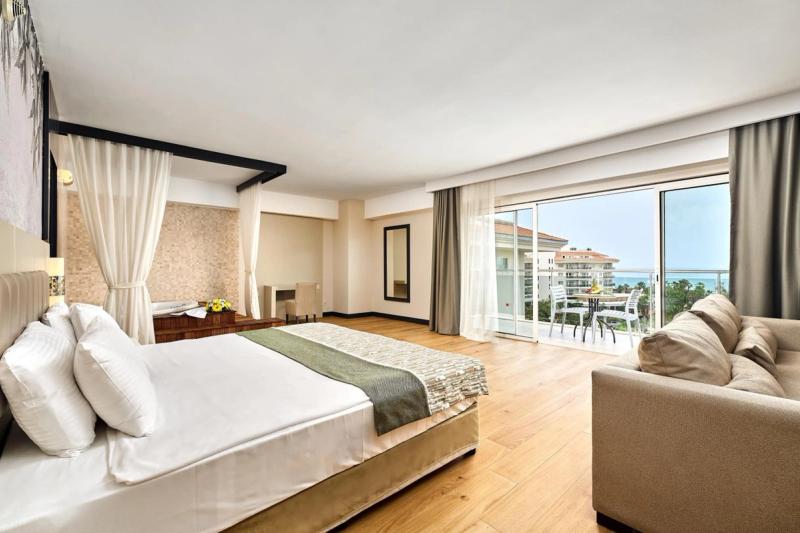 Seaden Sea World Resort & Spa - Image 2