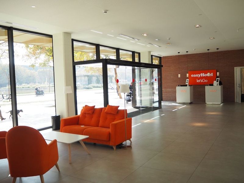 Easyhotel Malaga City Centre - Image 3