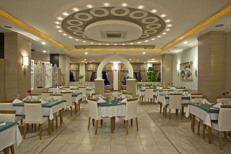 Titan Select Hotel - Image 8