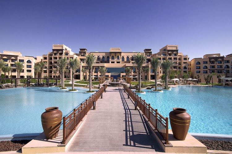 Saadiyat Rotana Resort & Villass restaurant