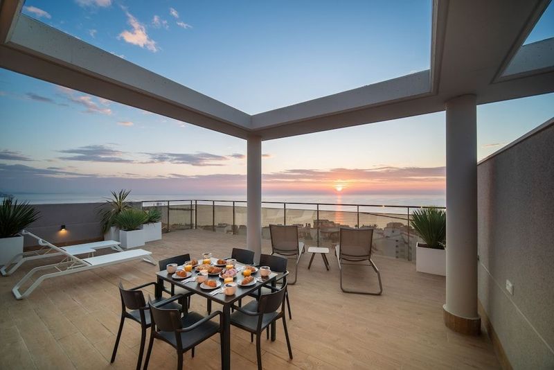 Ahoy Apartments - Image 9