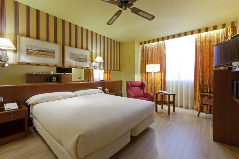 Hotel ILUNION Les Corts Spa - Image 5