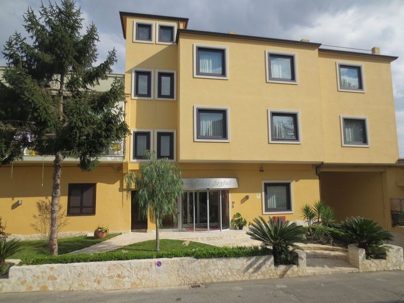 Hotel Joyfull - Image 1