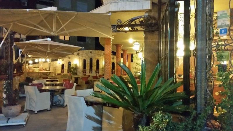 Dinasty Hotel - Image 4