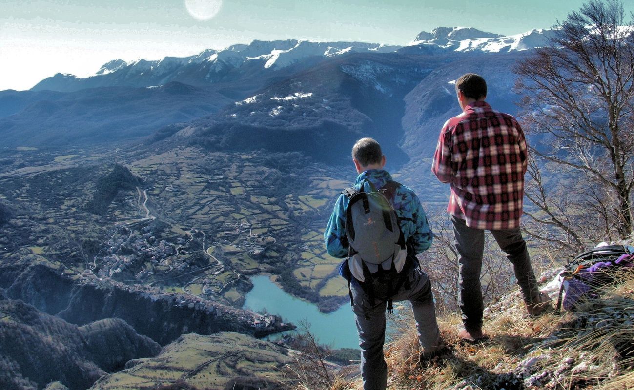 På fottur i Abruzzo med praktfull utsikt over det naturskjønne landskapet