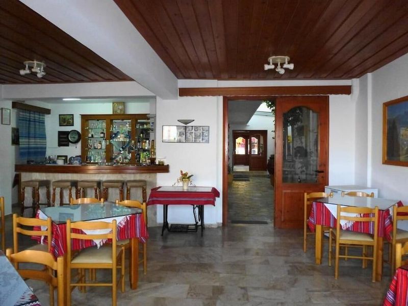 Vlachakis Beach Hotel - Image 9