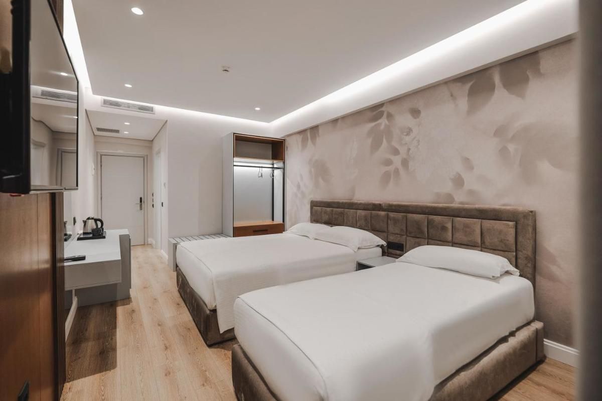Hotel Oasis - Image 8