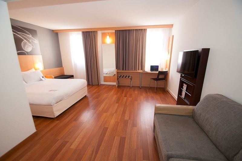 easyHotel Nice Palais des Congres - Old Town - Image 6