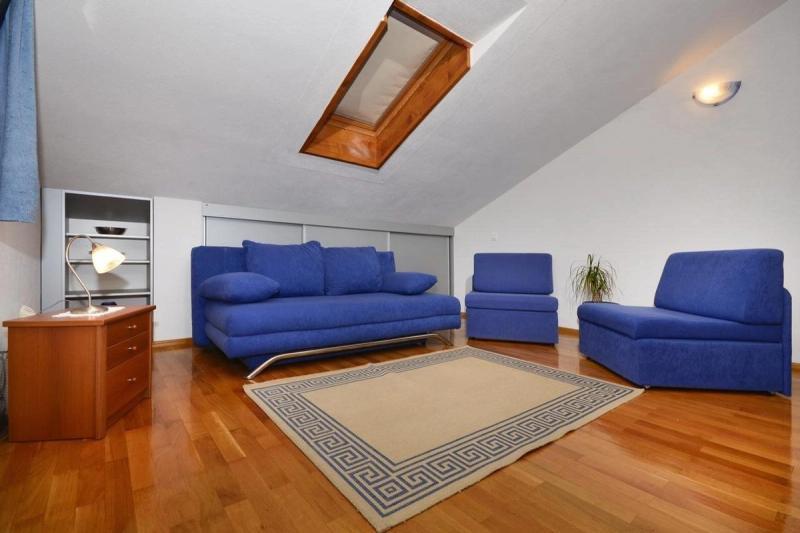 House Topic - Image 6