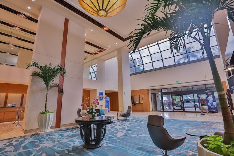 Hilton Miami Airport Blue Lagoon - Image 6