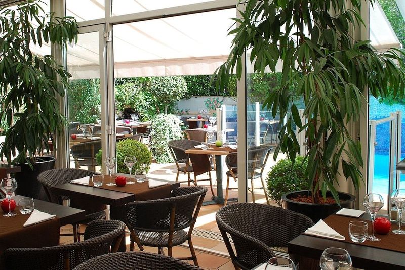 Hotel Amarante Cannes - Image 2