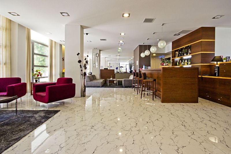 Eurostars Oporto - Image 9