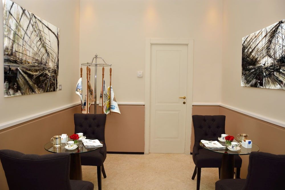 LH Hotel Lloyd Rome - Image 8