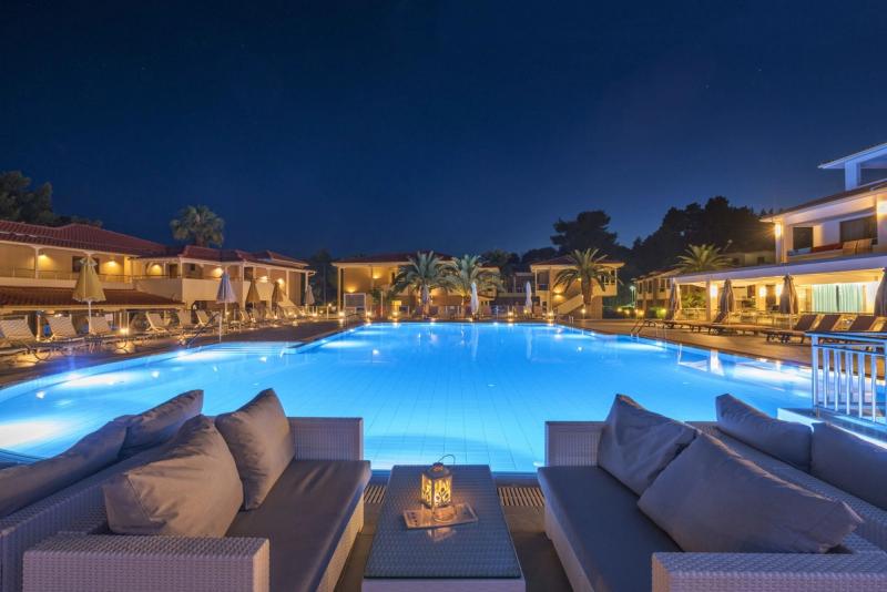 Lagomandra Beach Hotel - Image 7