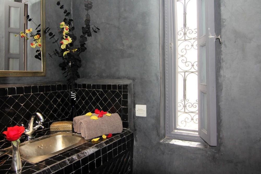 RIAD NAFORA - Image 7