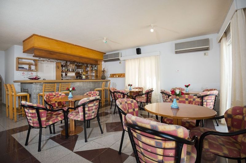Sunny Hill Hotel Apartments - Image 9