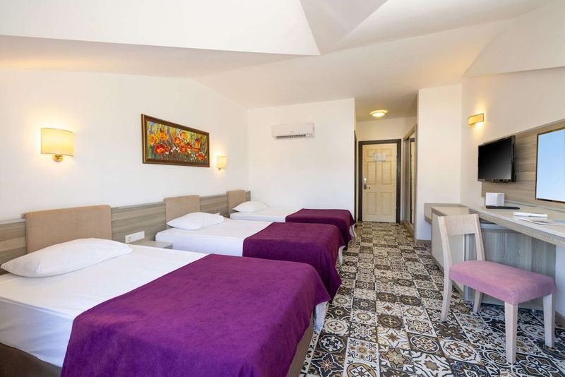 Crystal Aura Beach Resort & Spa - Image 7