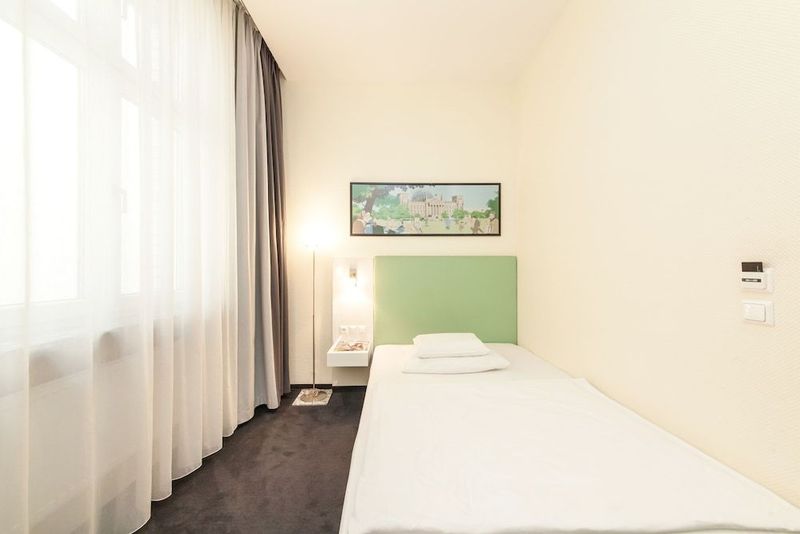 Select Hotel Berlin Checkpoint Charlie - Image 2