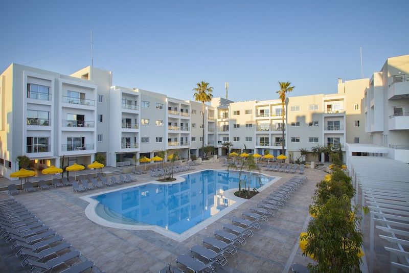 Mayfair Hotel - Image 4