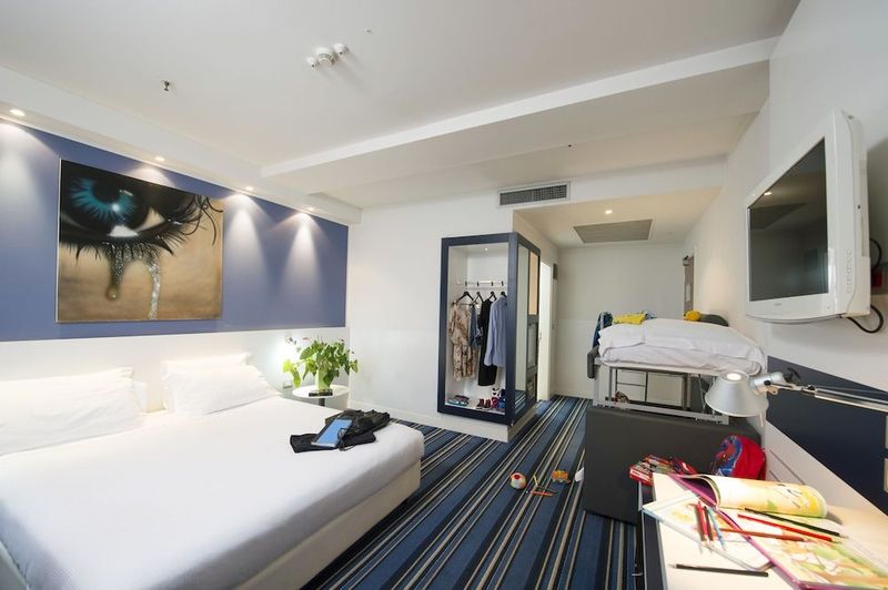 Neo Hotel - Image 3