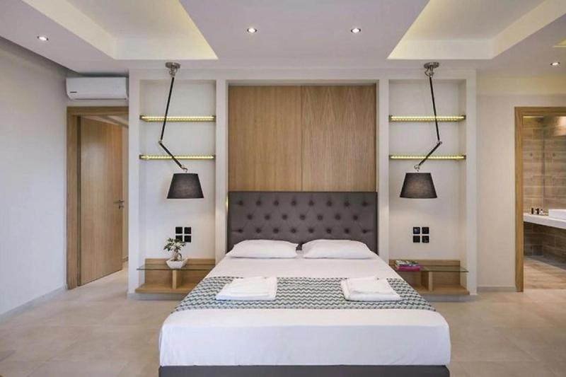 Summer Beach Hotel - Image 2