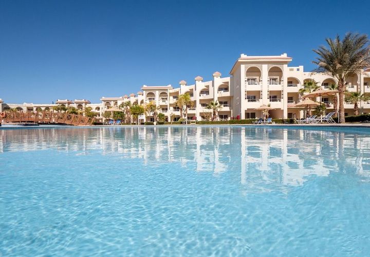 På Serenity Alma Heights i Hurghada vil hele familien kose seg.