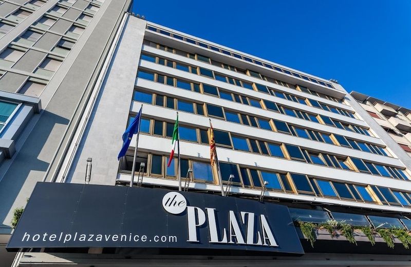 Plaza - Image 2