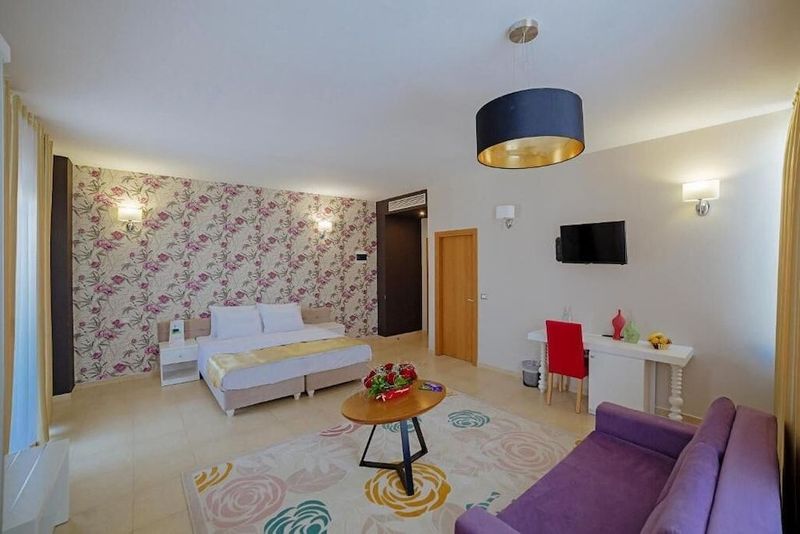 Sun Hotel - Image 8