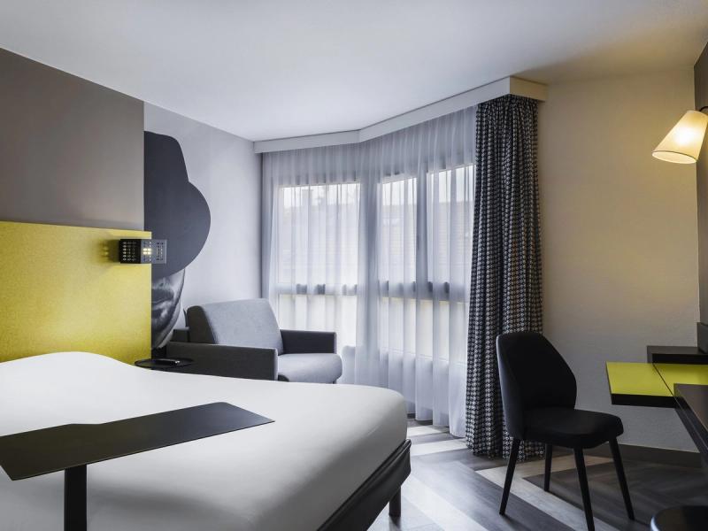 Ibis Styles Nice Vieux Port - Image 6