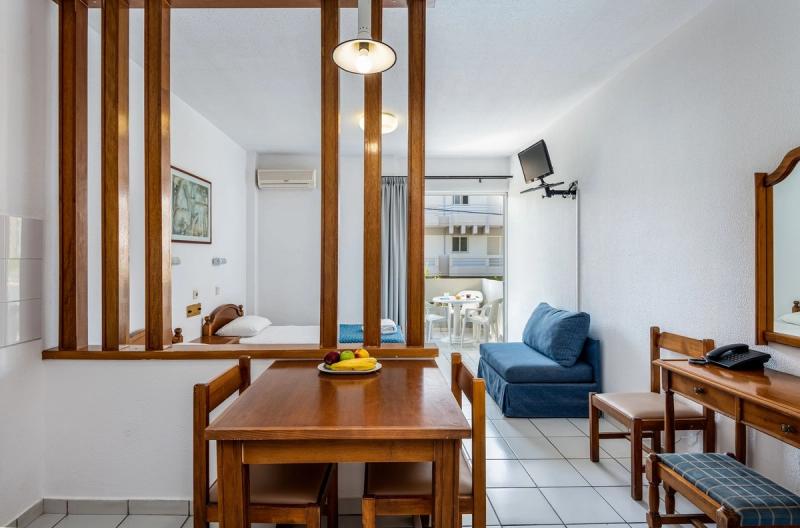 Angela Hotel - Image 10