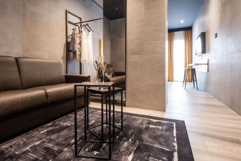 J24 Hotel Milano - Image 8