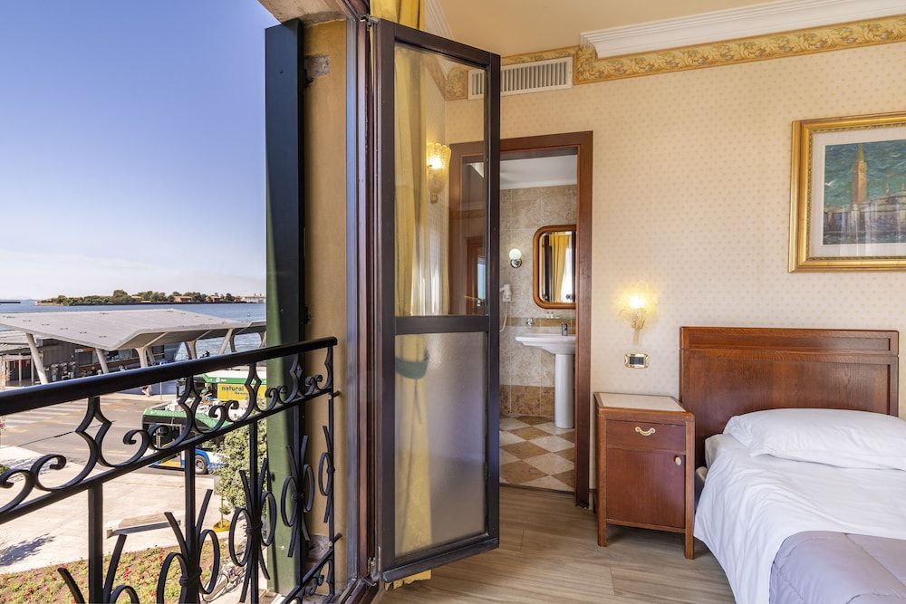 Hotel Panorama - Image 10