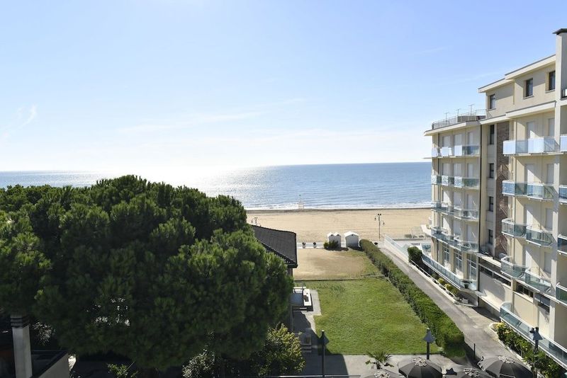 Hotel Europa - Image 1