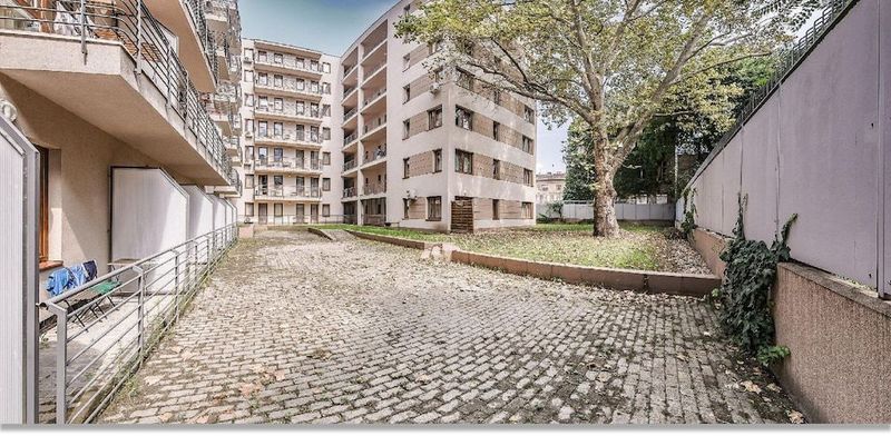 Prince Apartments - Image 2